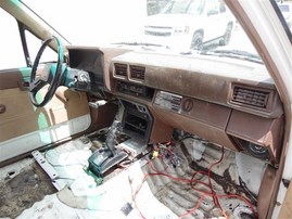 1985 TOYOTA PICK UP LONG BED WHITE 4WD EFI 22RE AT Z19632